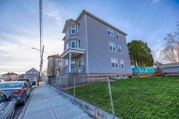 26 Stockton St, Fall River, MA 02721