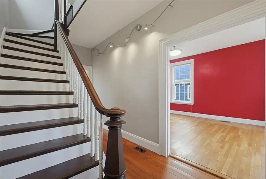 43 Leonard St, Waltham, MA 02451 - #2