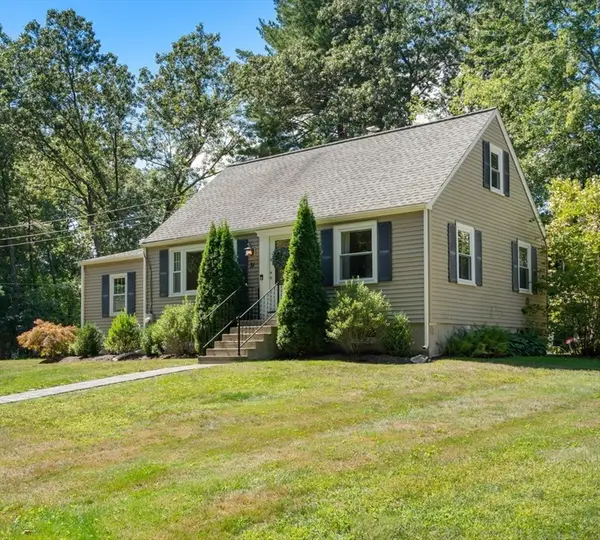 31 Robbins Rd, Sudbury, MA 01776