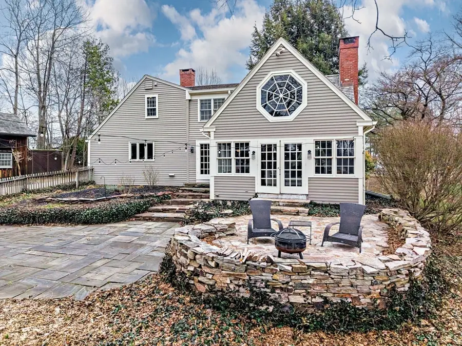 15 High St, Suffield, CT 06078 - #3