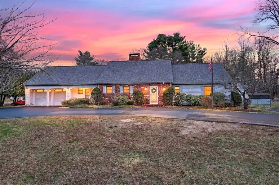 38 Oakland St, Medway, MA 02053 - #2