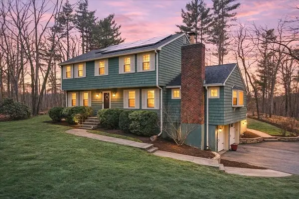 32 Snyder Rd, Medfield, MA 02052