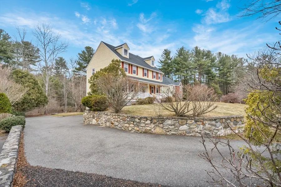 10 Stonehedge Dr, Wilmington, MA 01887 - #2