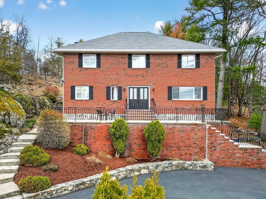 12 Parkway Dr, Saugus, MA 01906 - #2