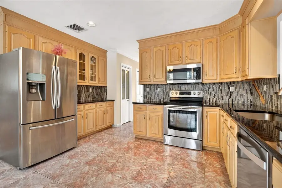 12 Parkway Dr, Saugus, MA 01906 - #3