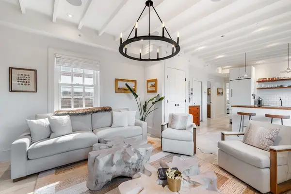 5 West Hill Place #D, Boston, MA 02114