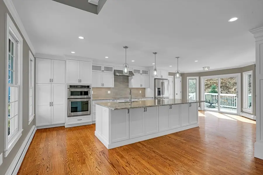 8 Jacqueline Dr, Amesbury, MA 01913 - #3