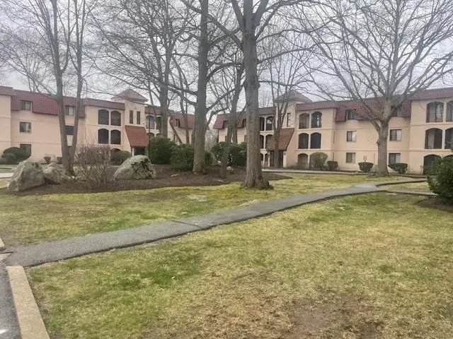 685 Oak Street #19-6, Brockton, MA 02301 - #3