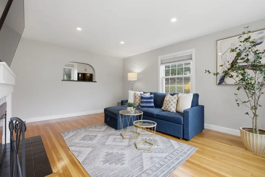 20 Hilltop Terrace, Woburn, MA 01801 - #2