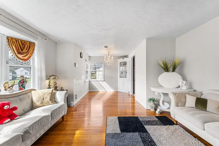 35 Woodway Dr, Shrewsbury, MA 01545 - #2