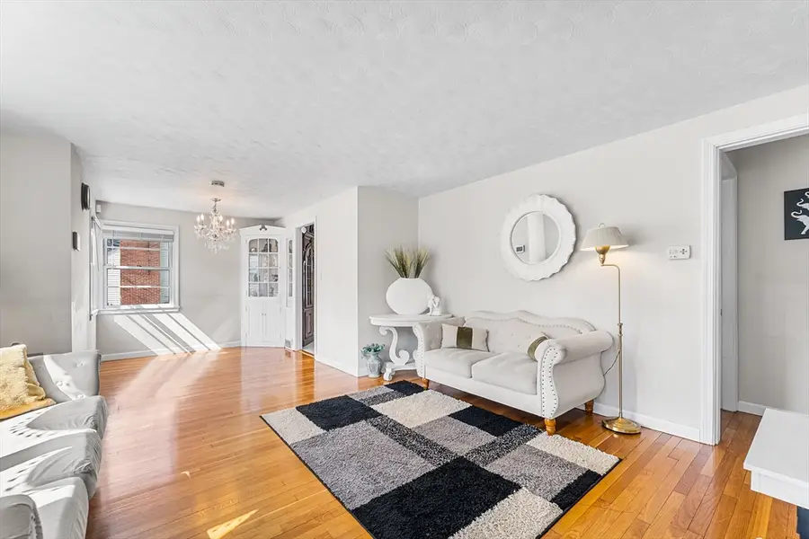 35 Woodway Dr, Shrewsbury, MA 01545 - #3