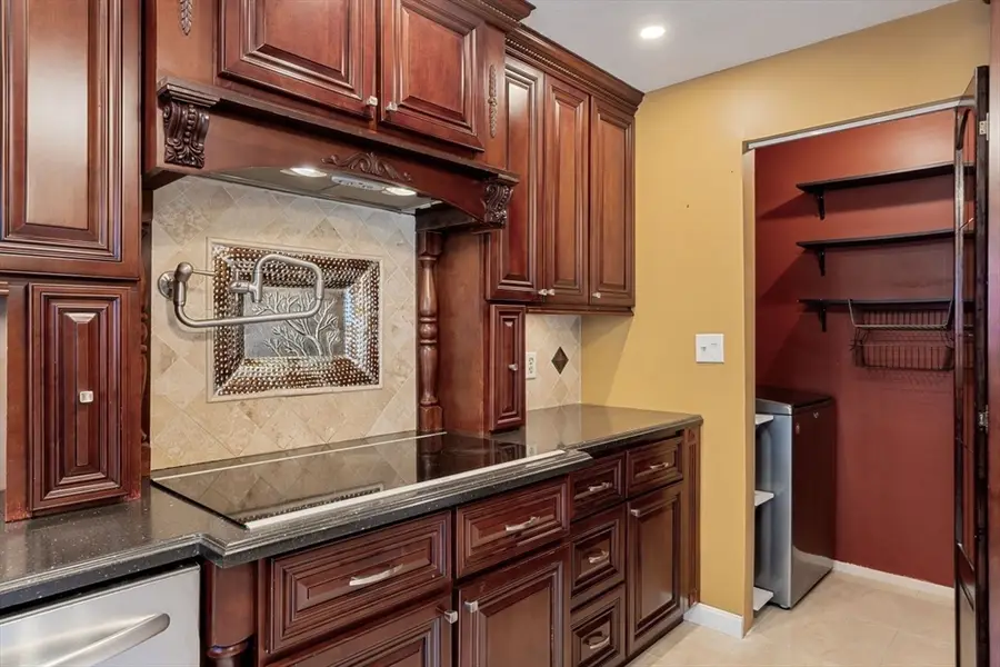 23 Pebble Pl #23, Malden, MA 02148 - #3