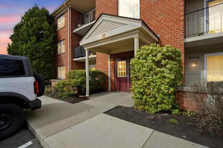 32 Maple Crest Cir #G, Holyoke, MA 01040 - #2