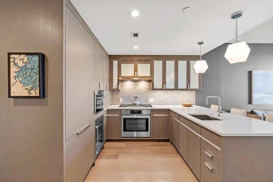 100 Lovejoy Wharf #11F, Boston, MA 02114 - #3