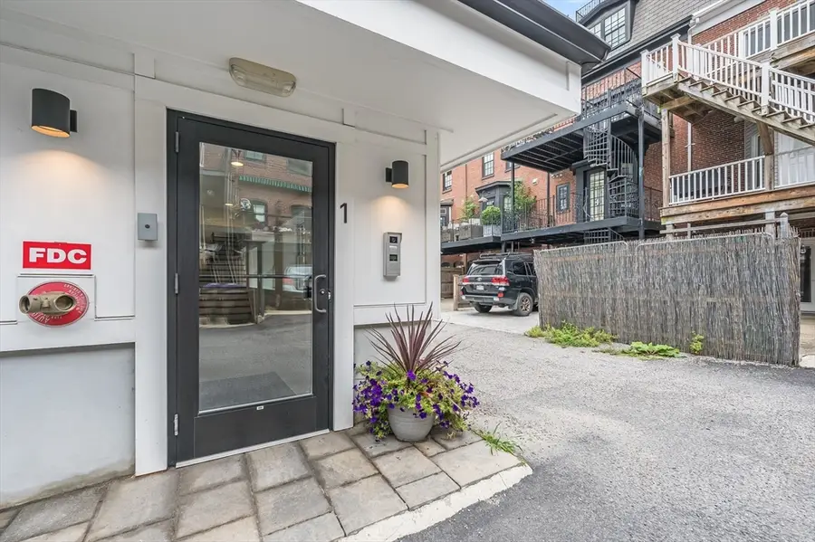 1 Leonard Pl #3, Boston, MA 02127 - #3