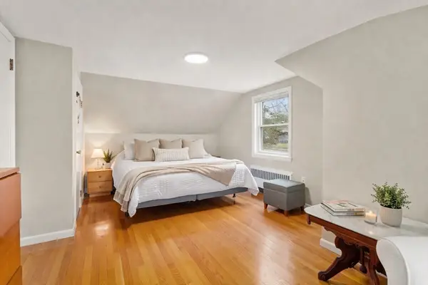 52 Ivan St, Lexington, MA 02420