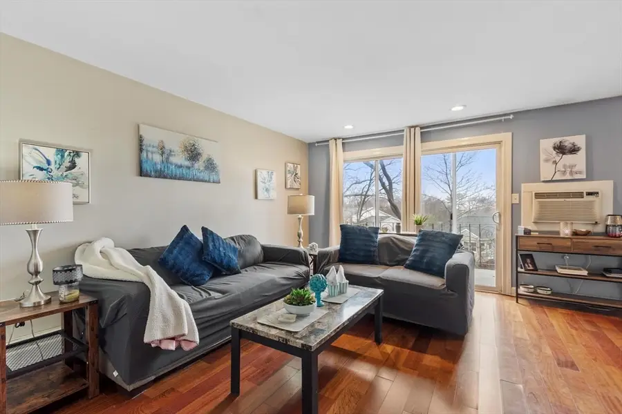 80 Edgelawn Avenue #6, North Andover, MA 01845 - #3