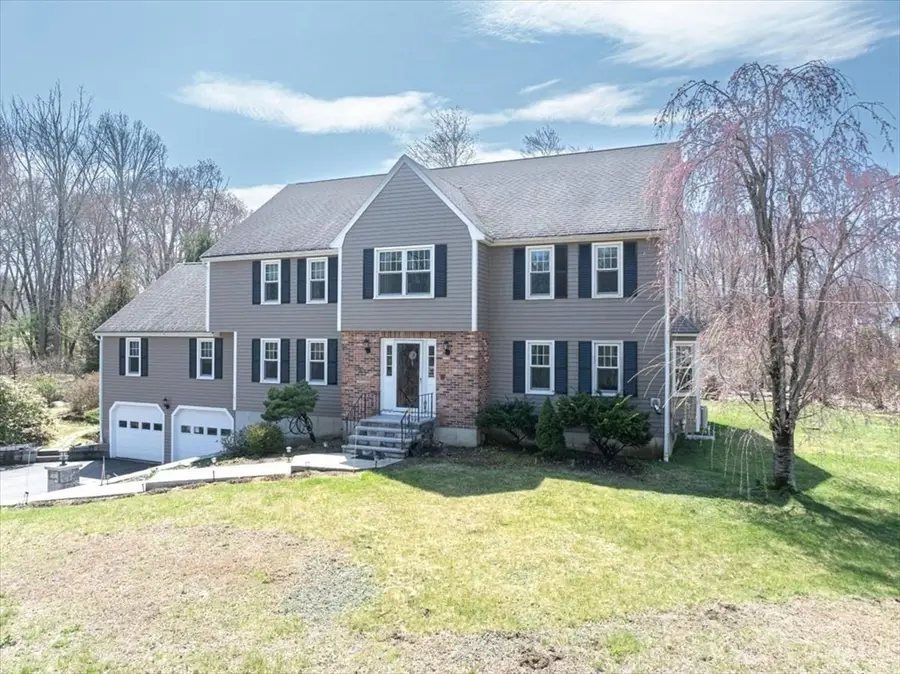 14 Whitewood Rd, Milford, MA 01757 - #3