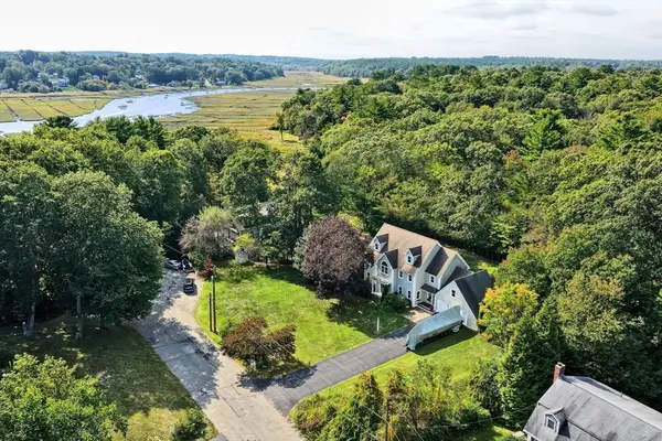 16 Salt Meadow Ln, Scituate, MA 02066