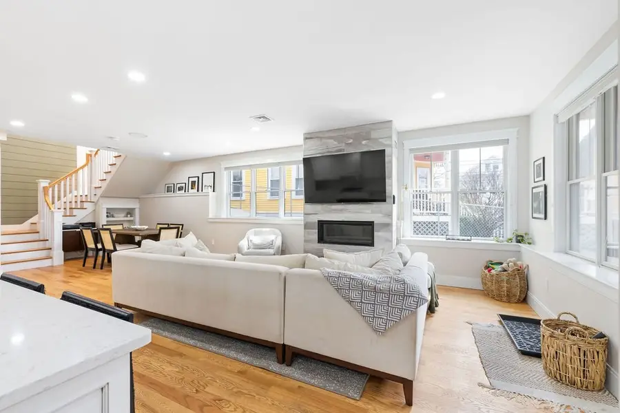 7 Whitman St #1, Somerville, MA 02144 - #3