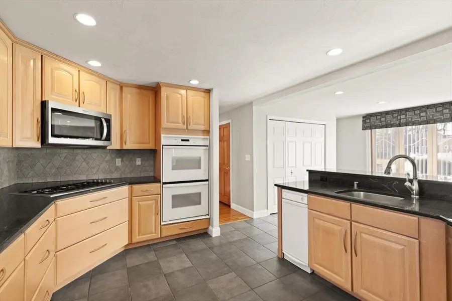 102 Chisholm Rd, Stoughton, MA 02072 - #3