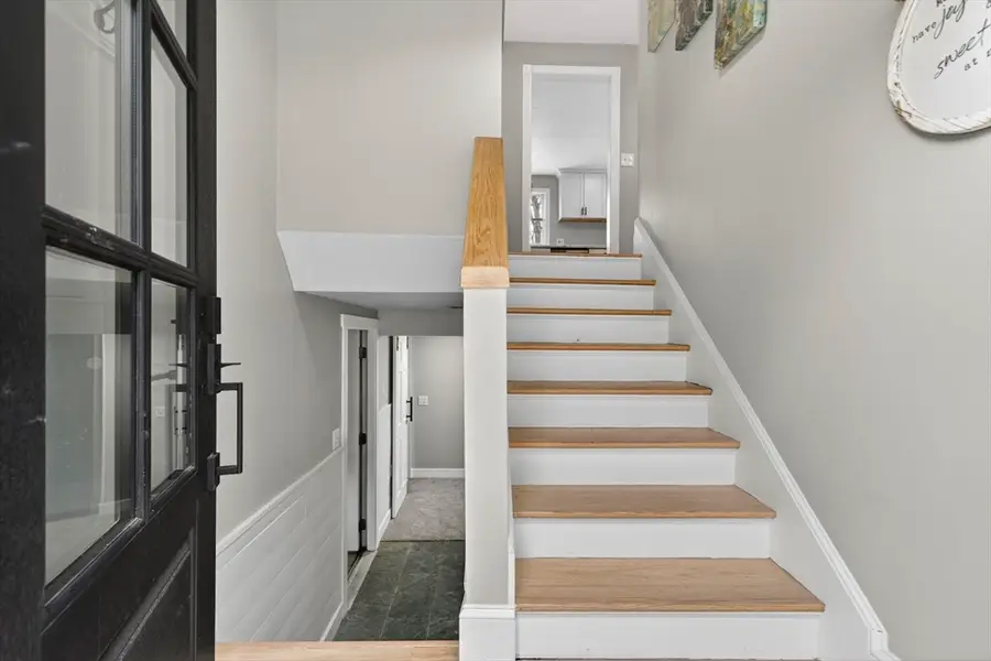 296 Chace St, Clinton, MA 01510 - #3