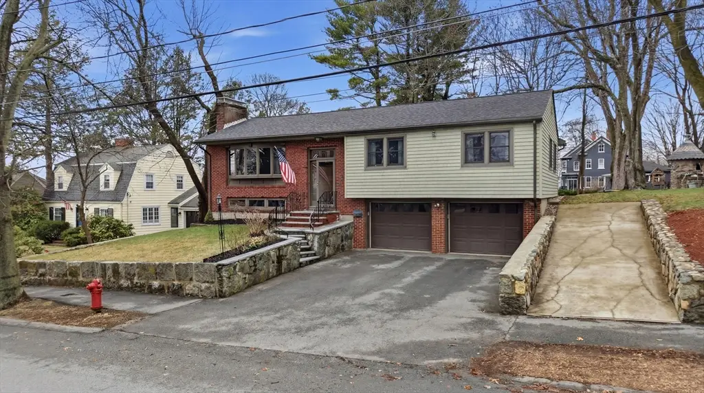 11 Lawrence St, Wakefield, MA 01880 - #1