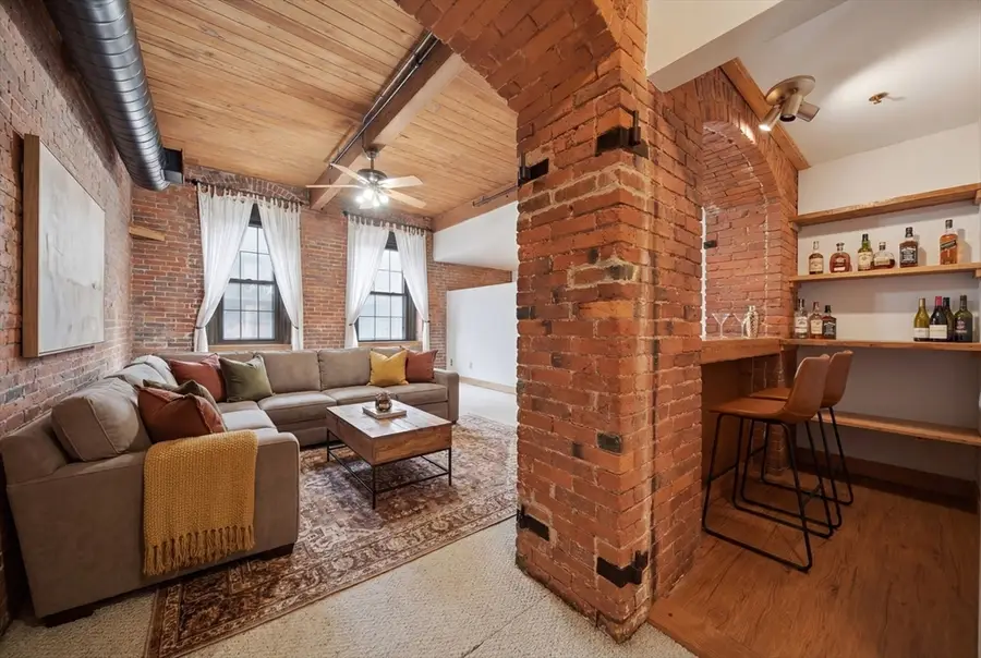 50 Rantoul St #204, Beverly, MA 01915 - #3