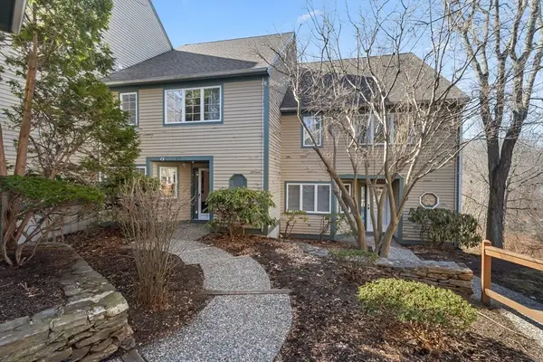 27 Lebeaux Dr #27, Shrewsbury, MA 01545