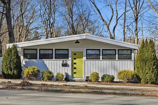 43 Sparhawk Street, Amesbury, MA 01913