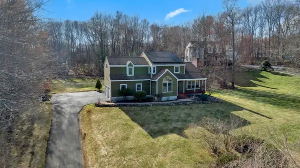 13 Stoneybrook Rd, Charlton, MA 01507