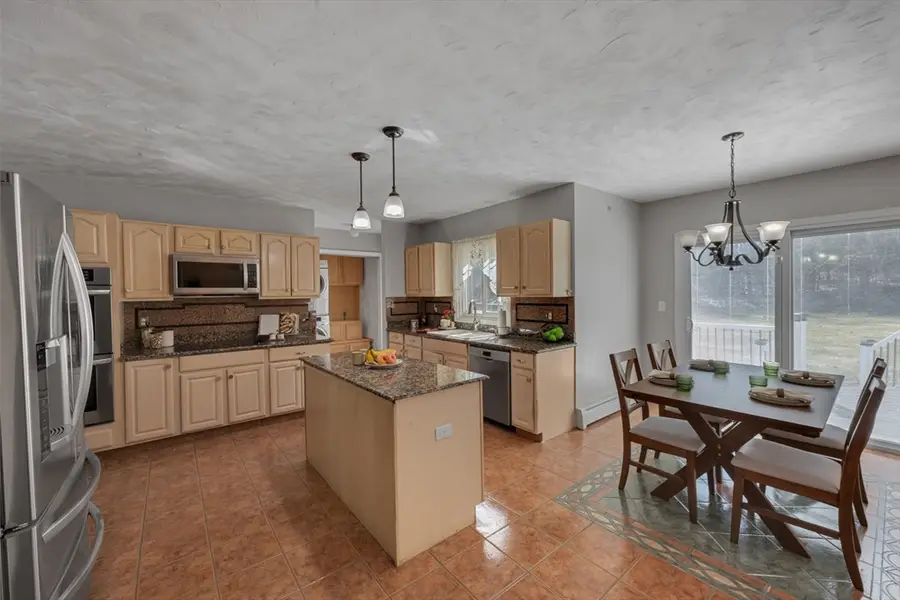 13 Stoneybrook Rd, Charlton, MA 01507 - #3