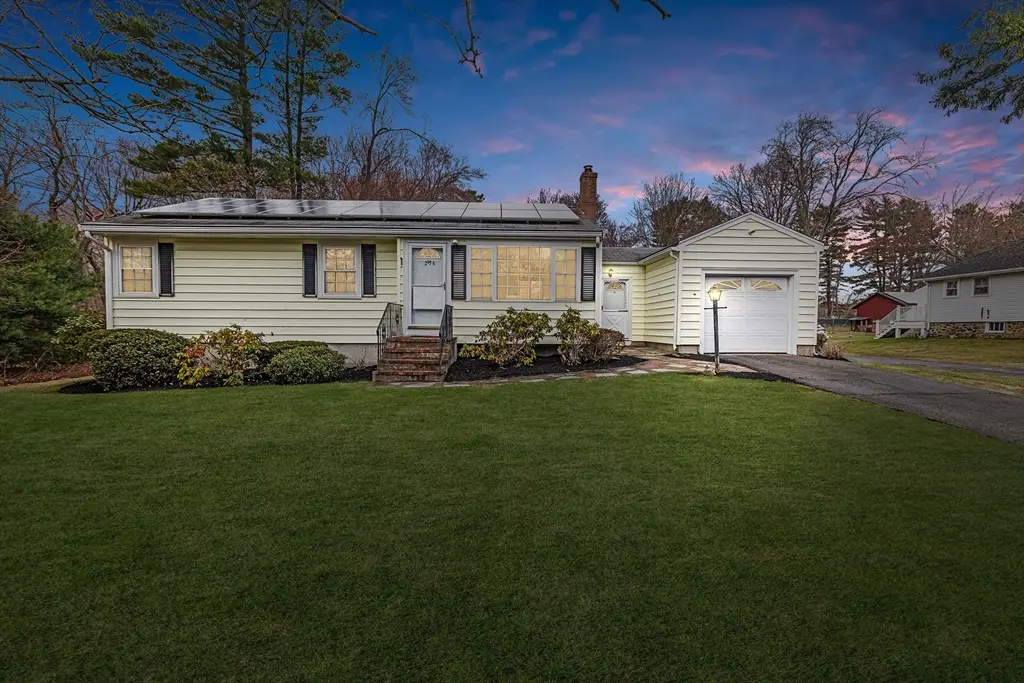 236 Village St, Medway, MA 02053 - #1