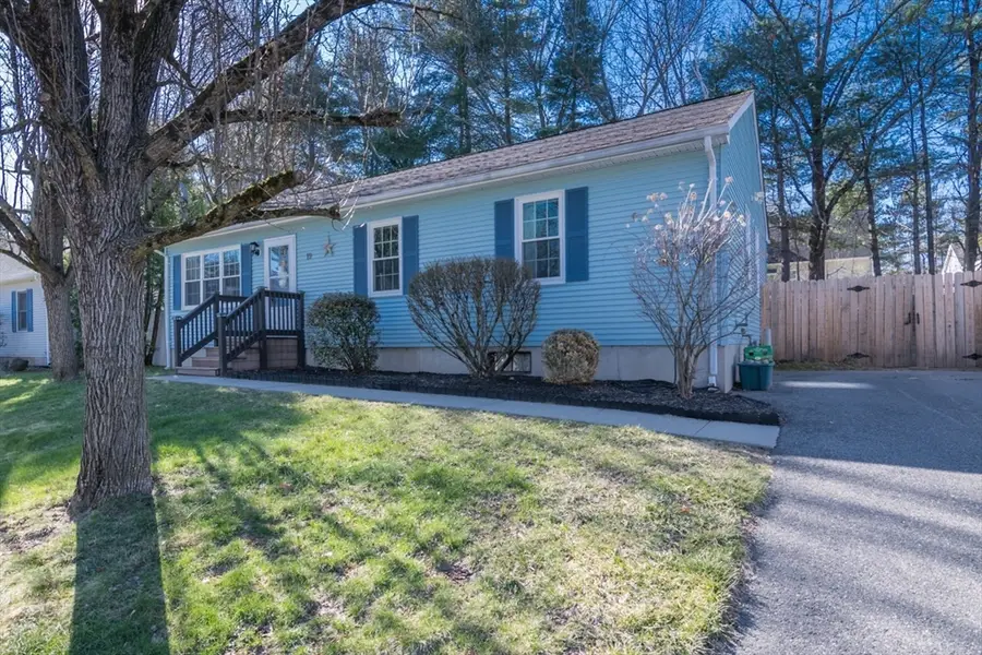 19 Marmon Court, Springfield, MA 01129 - #3