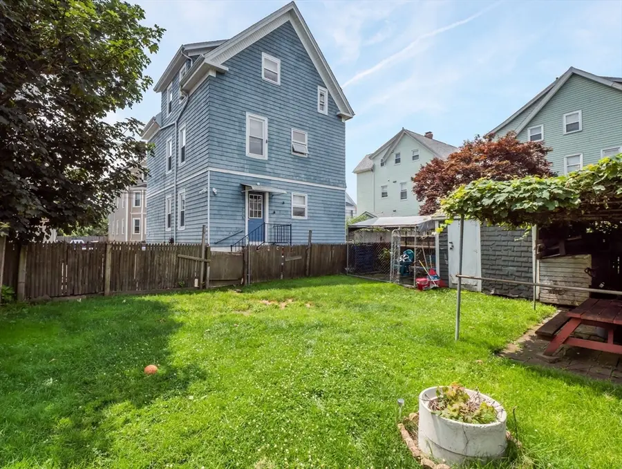 81 Thompson St., New Bedford, MA 02740 - #3