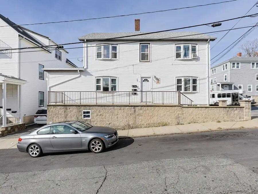 104 Oak St, Fall River, MA 02720 - #3