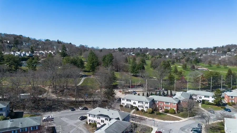 137 Lake Shore Rd #4, Boston, MA 02135 - #2