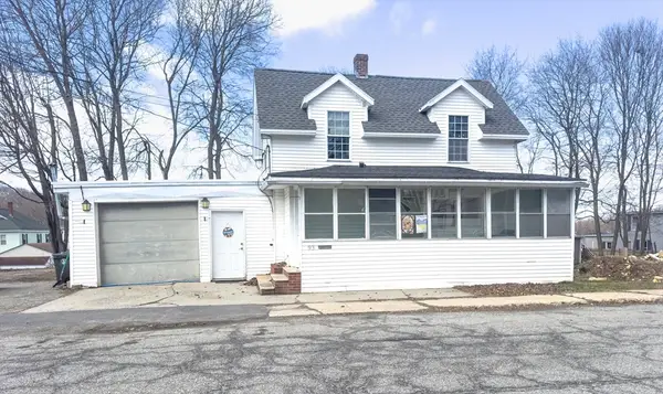 93 Greenwood St, Gardner, MA 01440