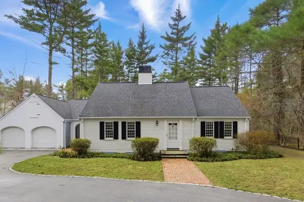 65 Walpole St, Dover, MA 02030