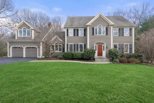 74 Flint Locke Lane, Medfield, MA 02052