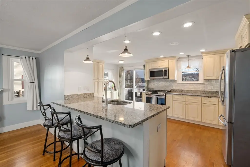 220 Lynn St, Peabody, MA 01960 - #1