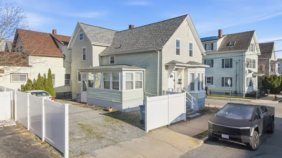 28 Borden St, New Bedford, MA 02740 - #2