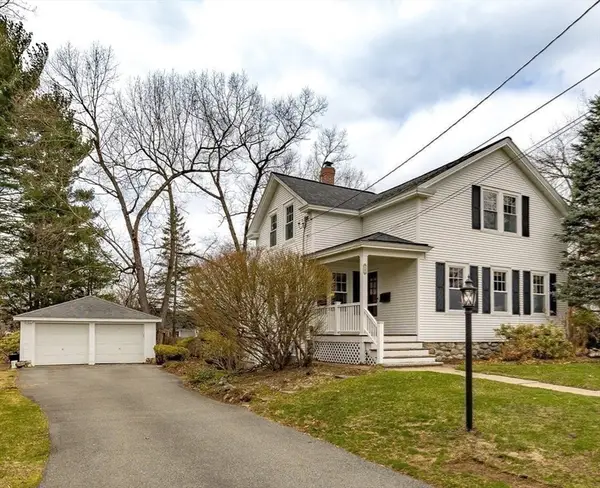 12 Woodlawn Ave, Chelmsford, MA 01824