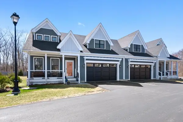 18 Primrose Ln #18, Ipswich, MA 01938