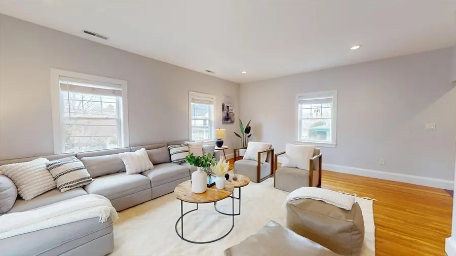 50 Oakland St #2, Medford, MA 02155 - #3