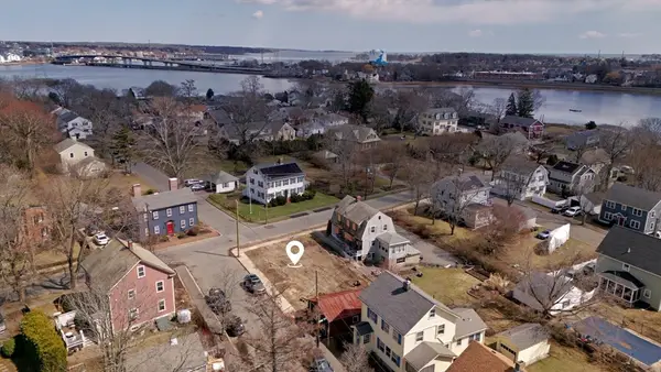 35 Felt St, Salem, MA 01970