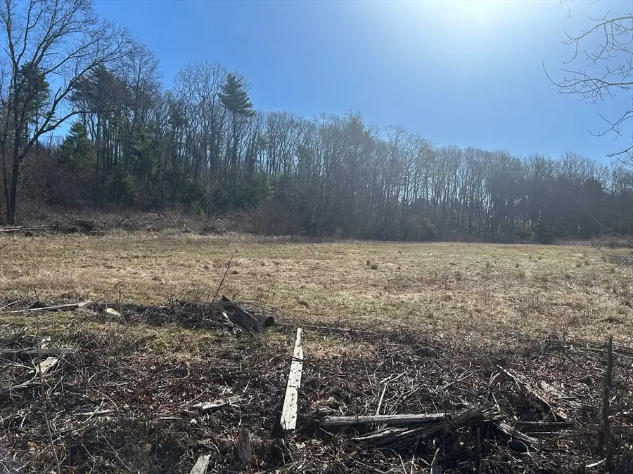 6 Sabin St, Belchertown, MA 01007 - #3