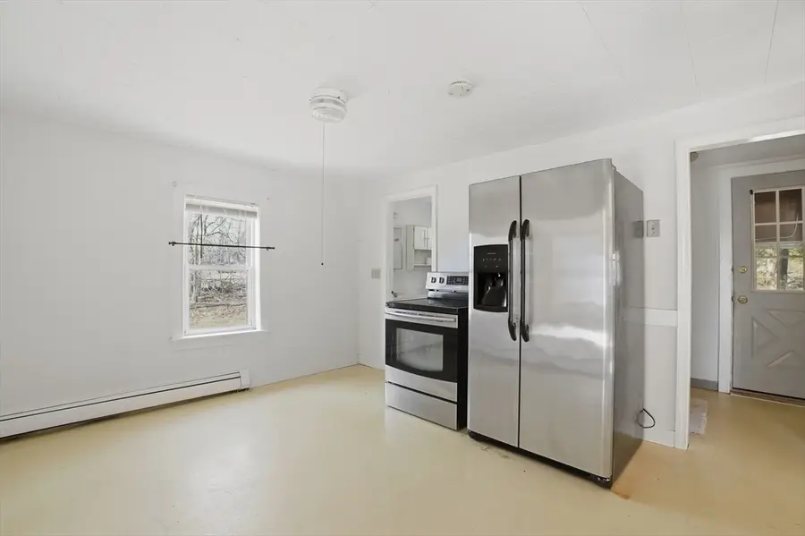 4 County Lane, South Easton, MA 02375 - #3