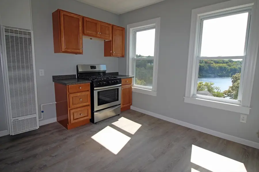 125 Grove St, Clinton, MA 01510 - #3