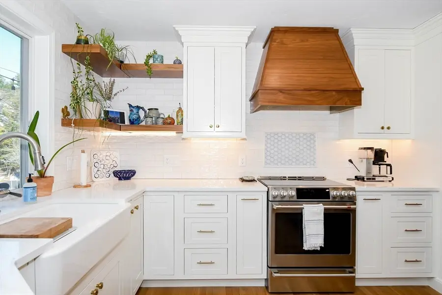 34 Pine Hill Ln, Marion, MA 02738 - #2